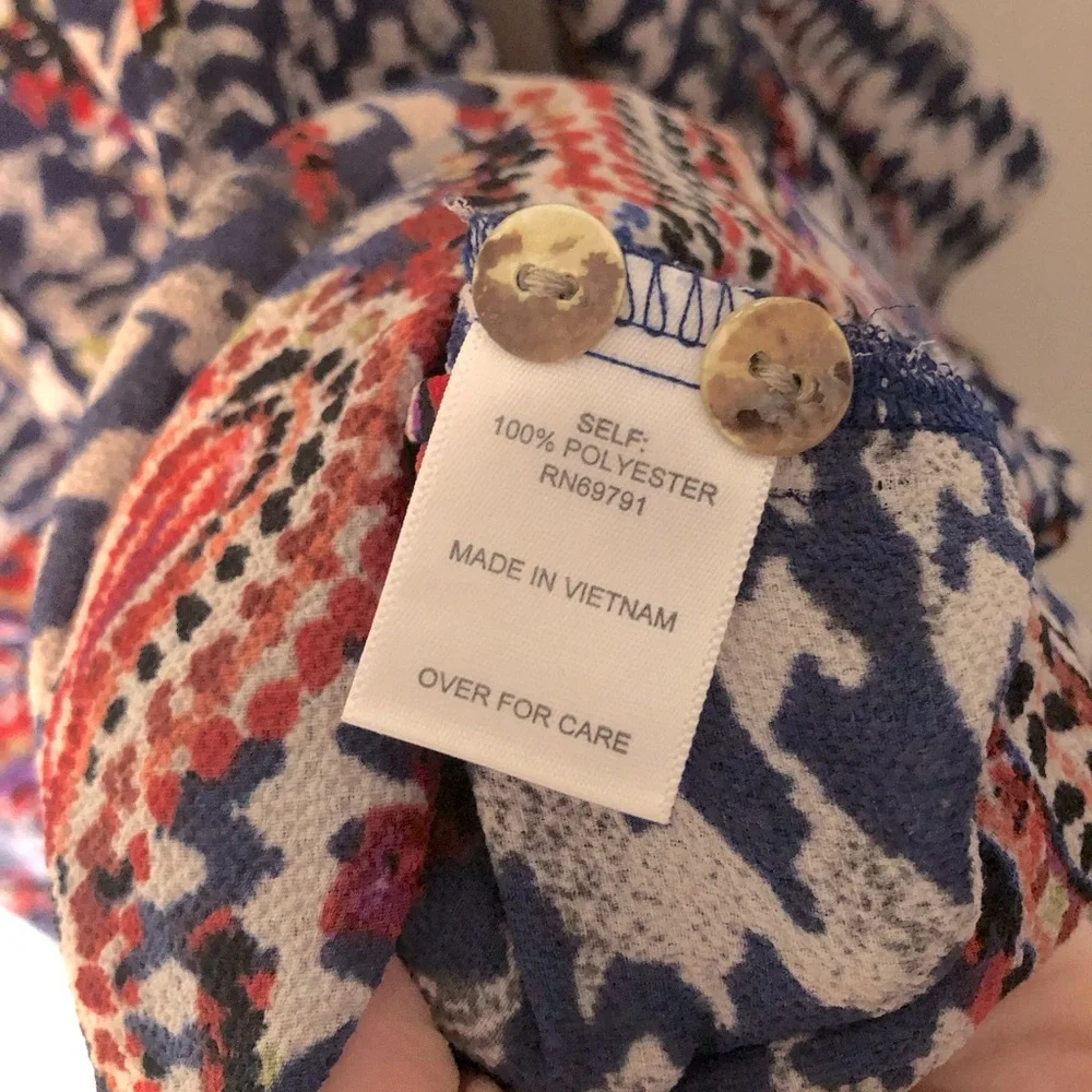 Vibrant Blue and Red Paisley Tunic with 3/4 Sleeves Lightweight & Flowy - Picture 9 of 10